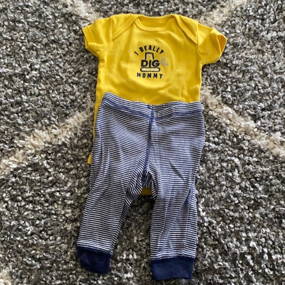 Carter's Other - Carter’s 6m I Really Dig Mommy outfit